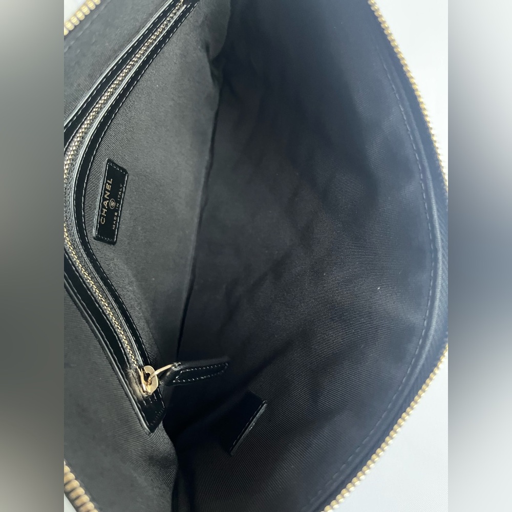 Chanel Medium Boy O’case - Picture 4 of 11